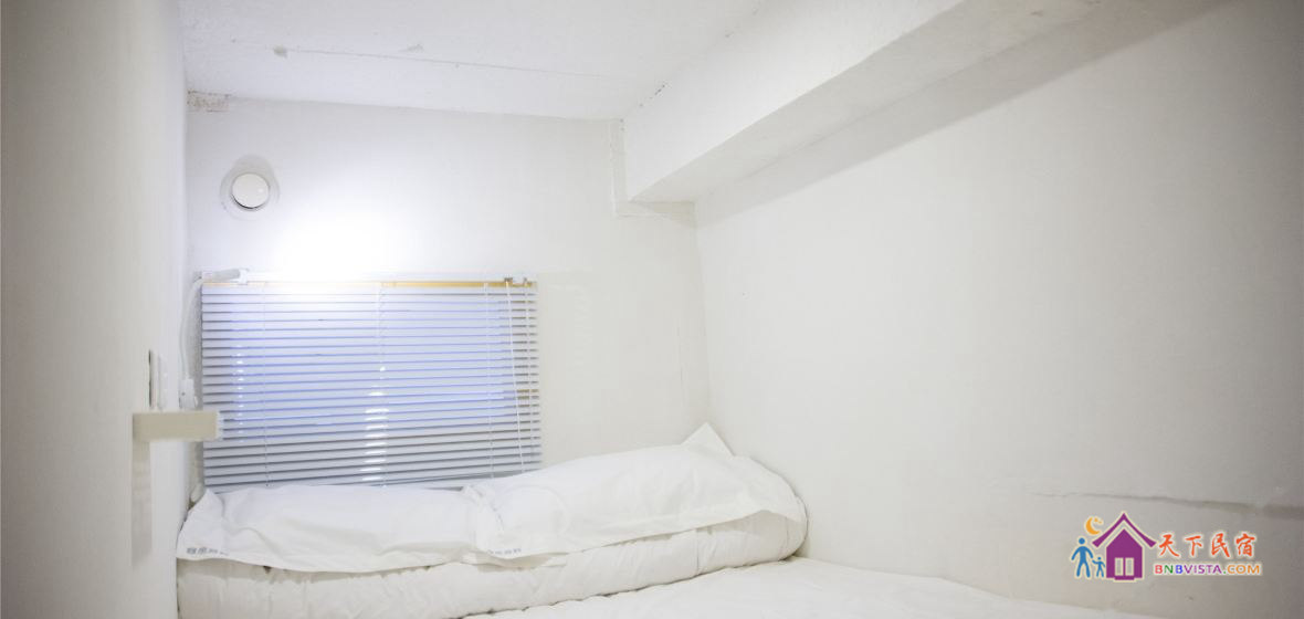 暖心驿站双人床位房