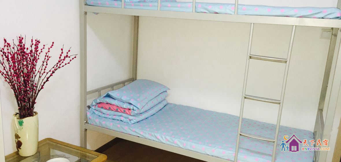 男生六人间(床位)