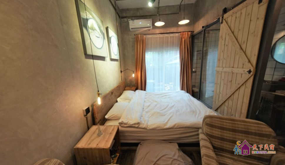 精品阳台大床房