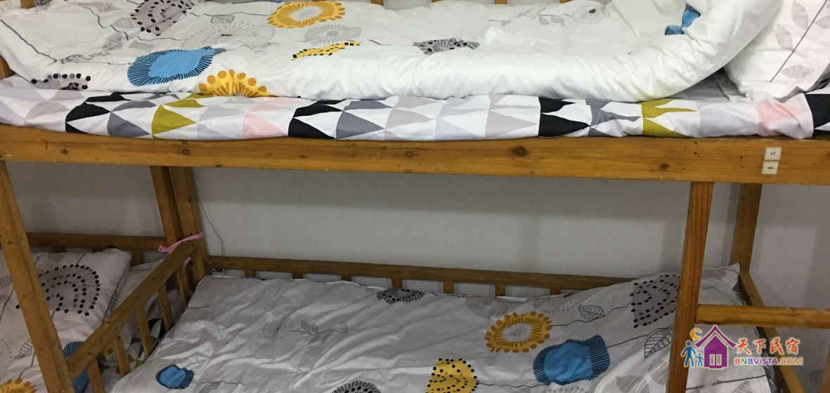 女生六人房床位房