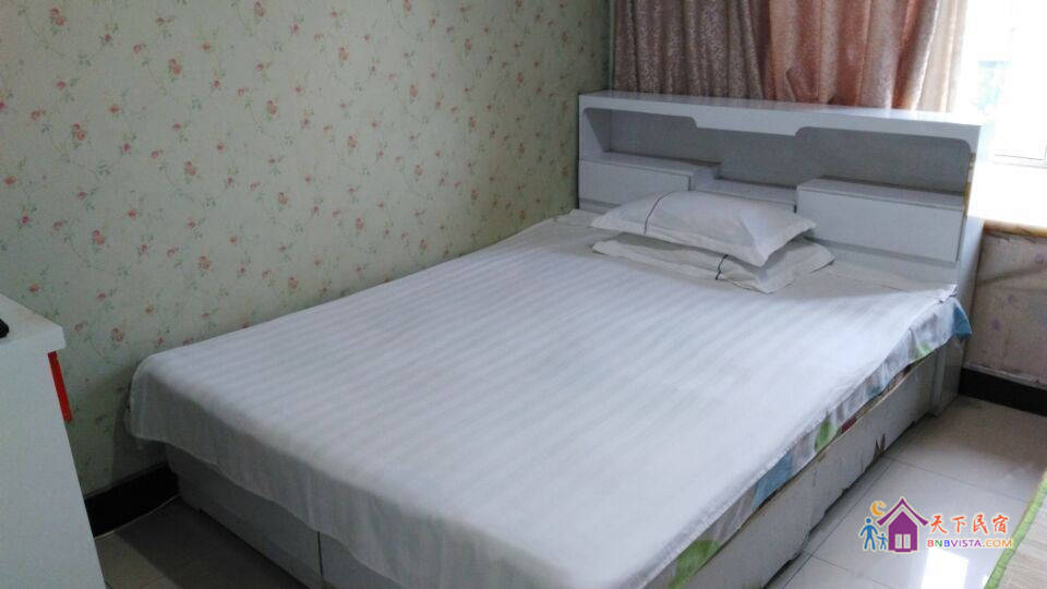 大床电视房
