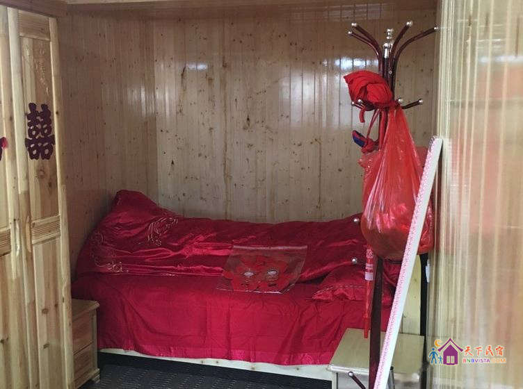 一室大床房(无窗)
