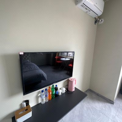 1712简约休闲大床房