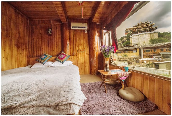 香格里拉古城中心藏式景观大床房免费接送