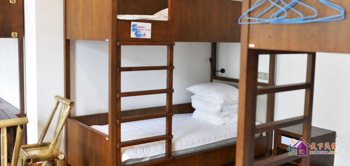 正人君子男生六人床位房