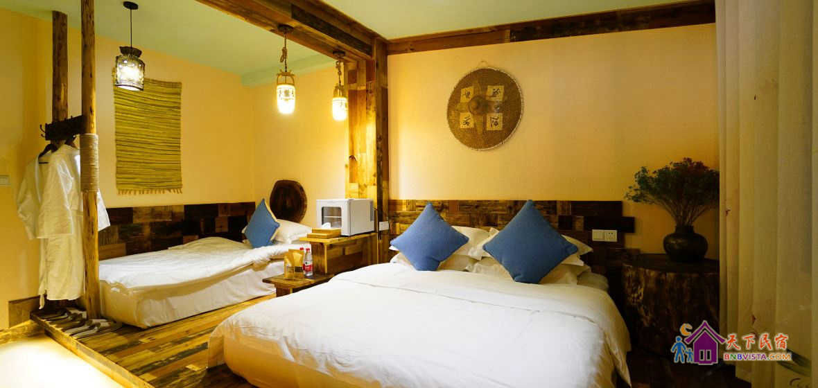 榻榻米式家庭房