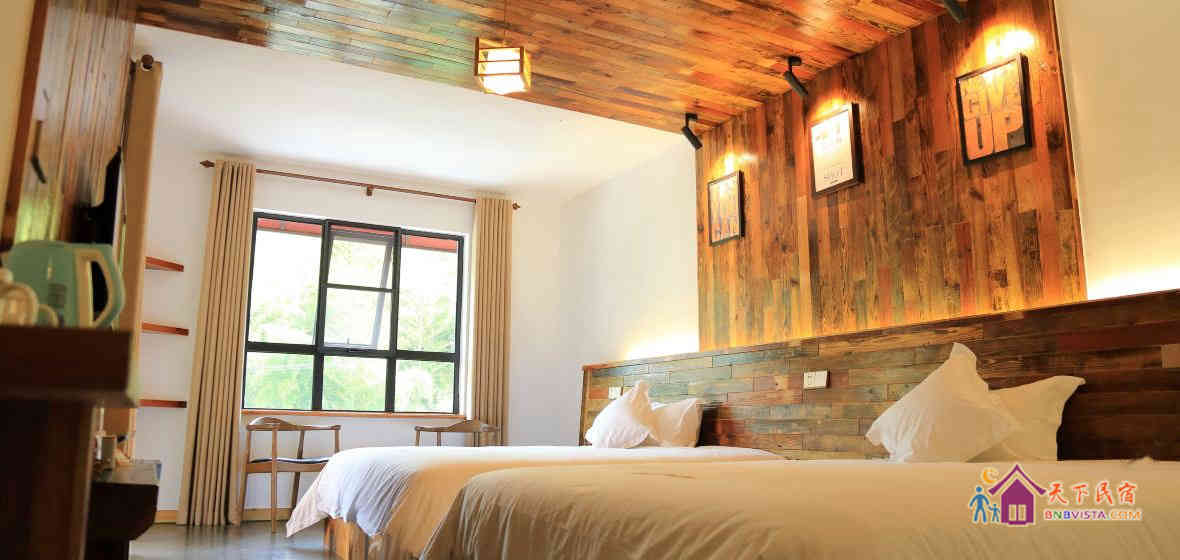 怡然山景亲子房