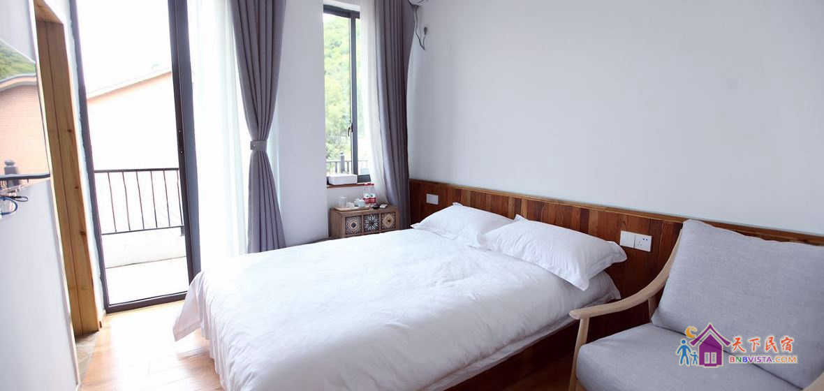 山捌单人大床房