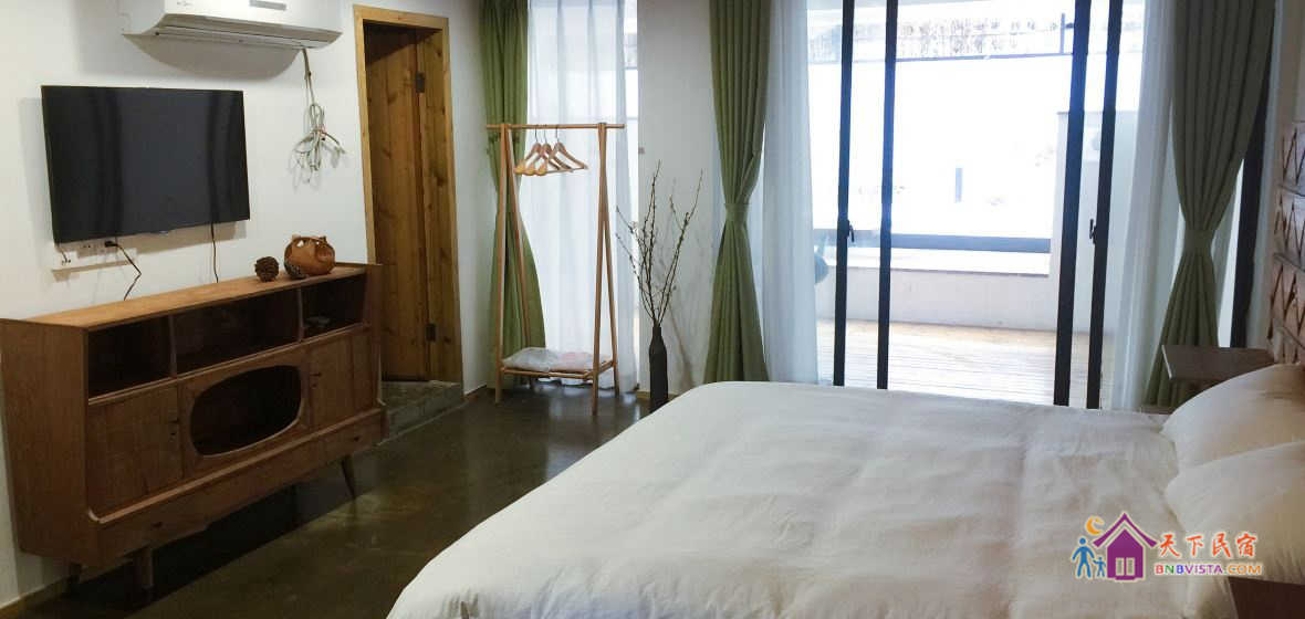 山貮花园大床房