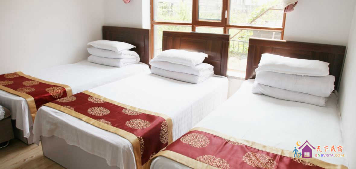 八人套房三居室