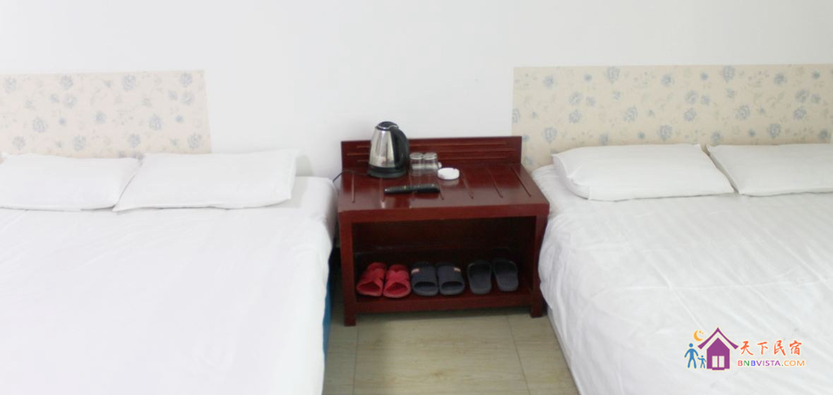 四朵金花女生床位房