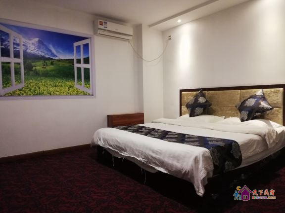 甜蜜蜜情侣大床房