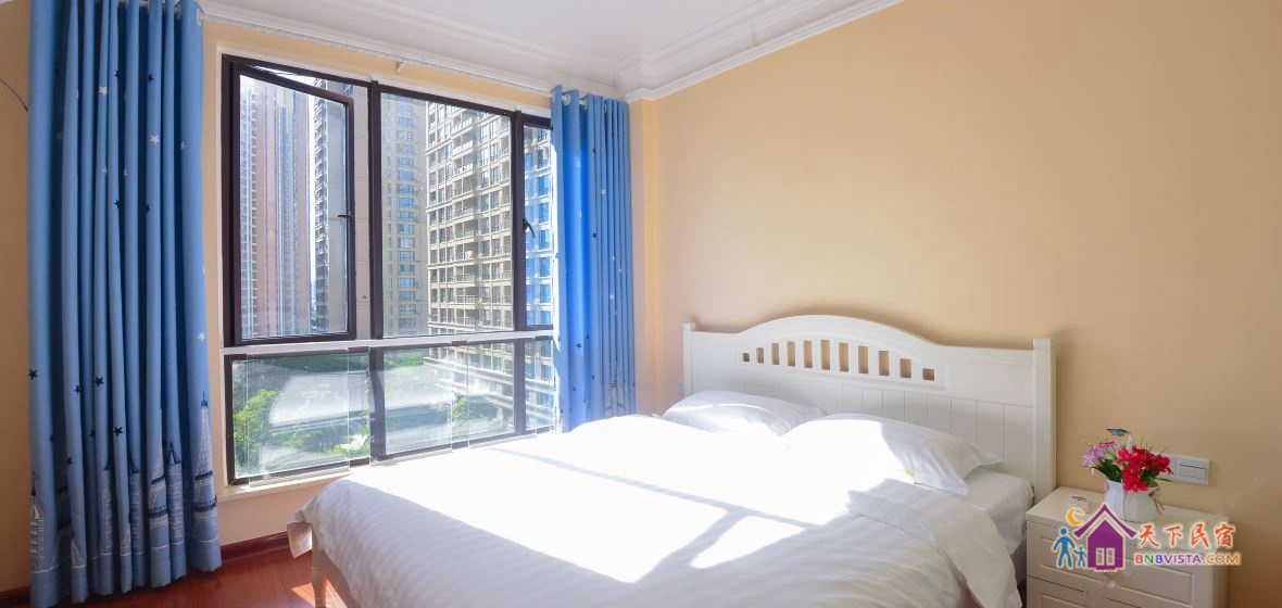 豪华园景一室一厅大床房