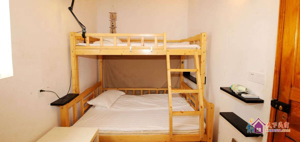 上下铺两人间