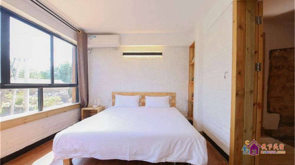 阳光精致大床房