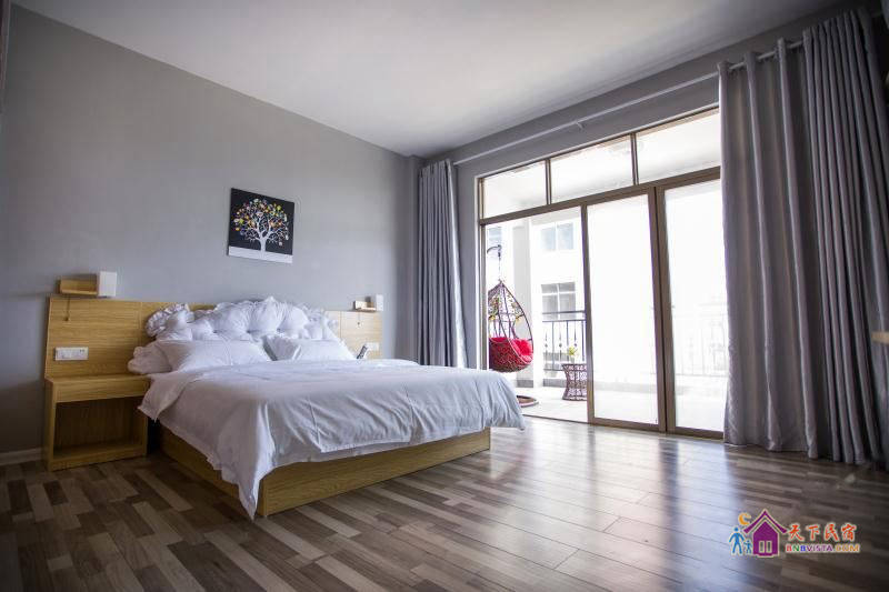 大阳台海景大床房