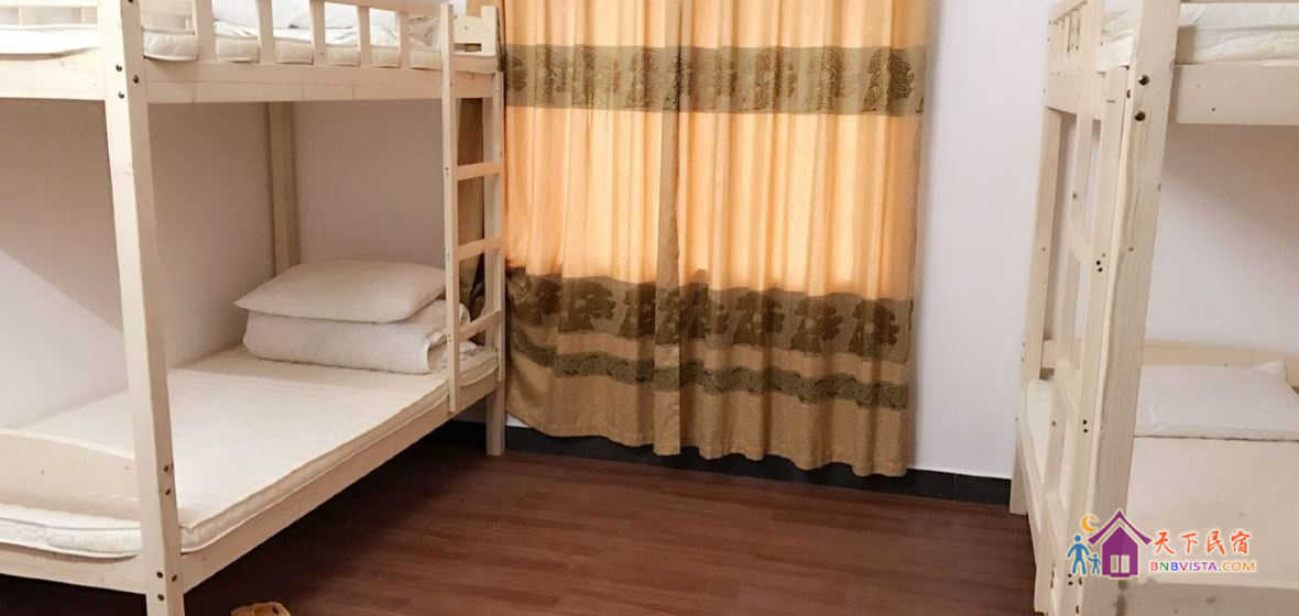 男女混合四人间