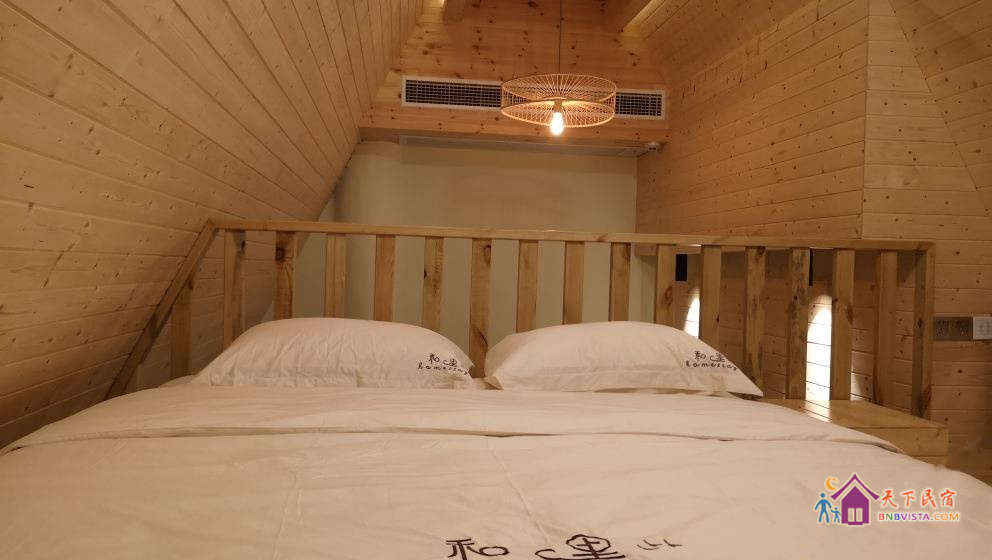 跃层复式露台家庭套房