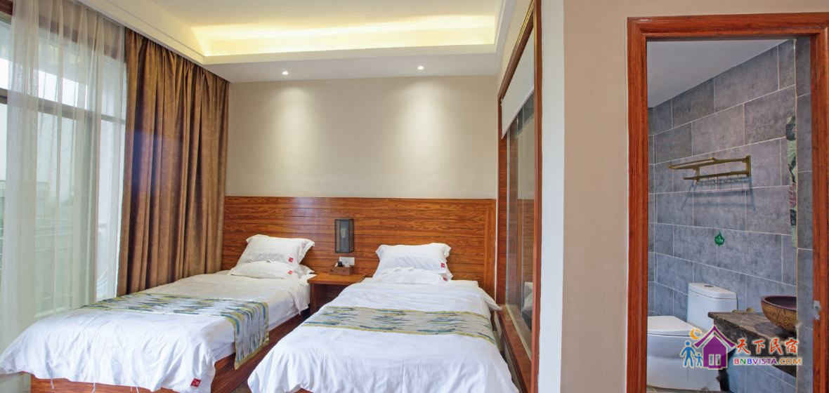 阳台园景豪华标准间