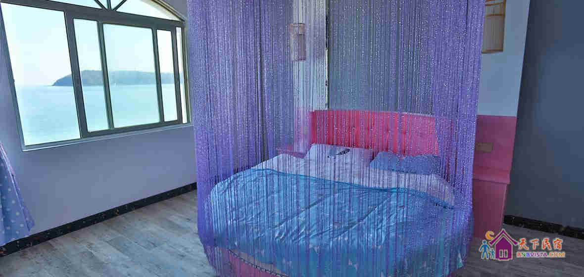 一线海景温馨圆床房