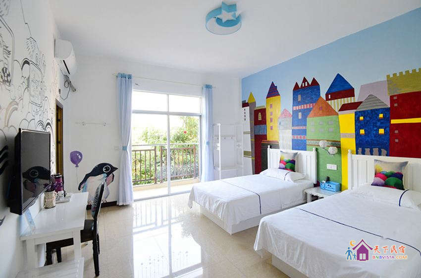 蓝色城堡彩绘主题房