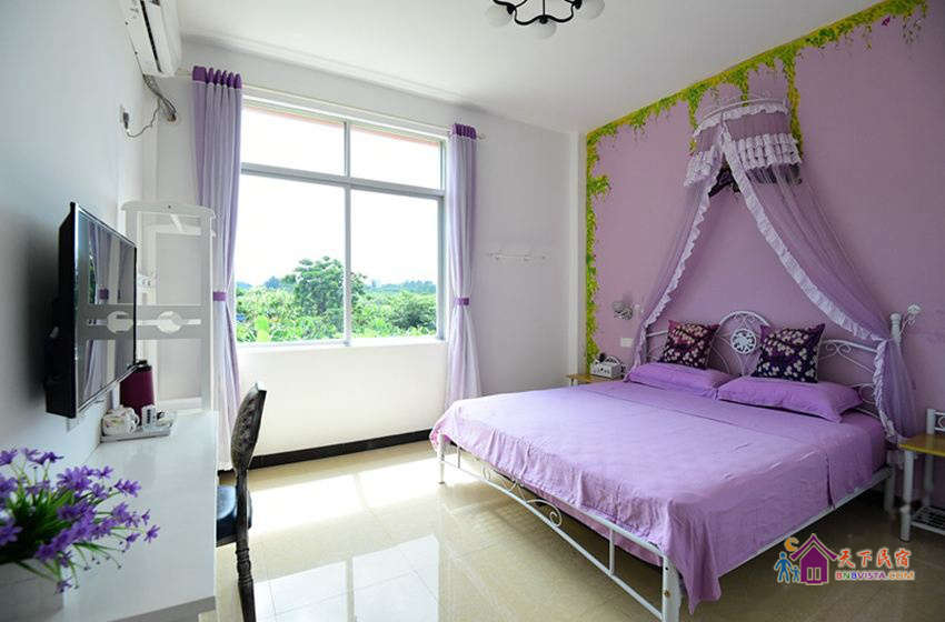紫色花韵大床房