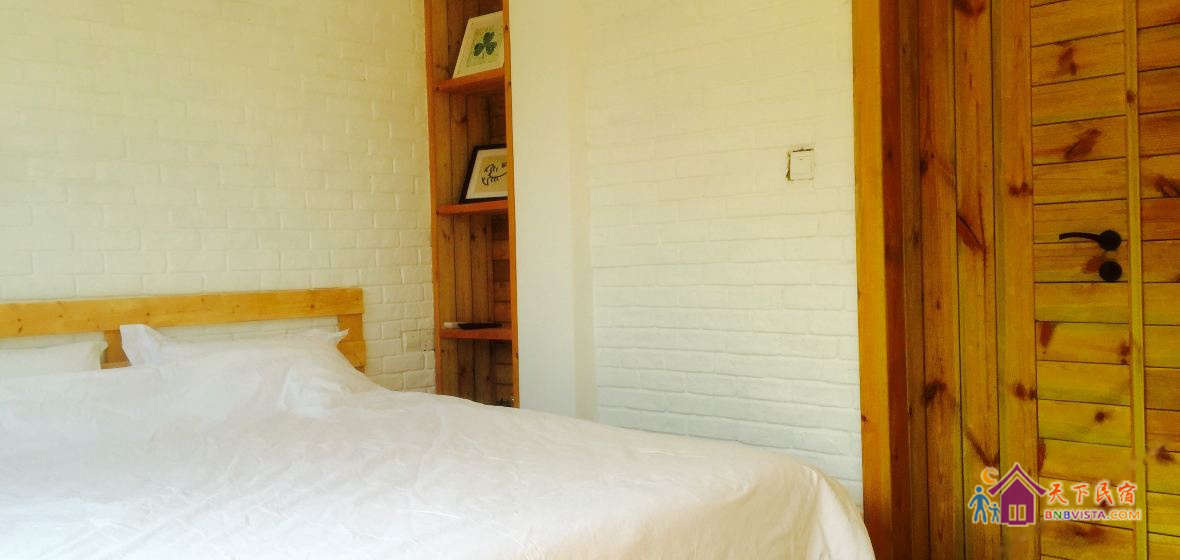 阳光精致大床房