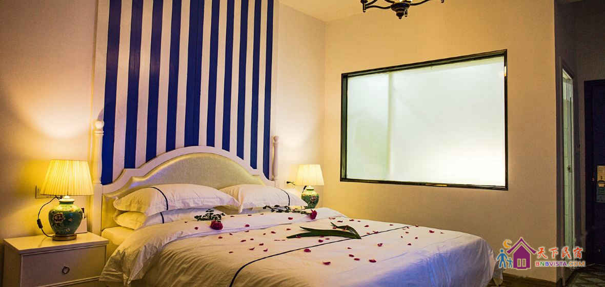 艺术主题大床房