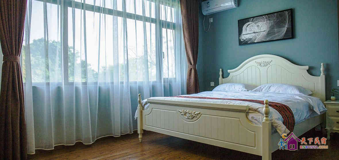 阳光海景大床房