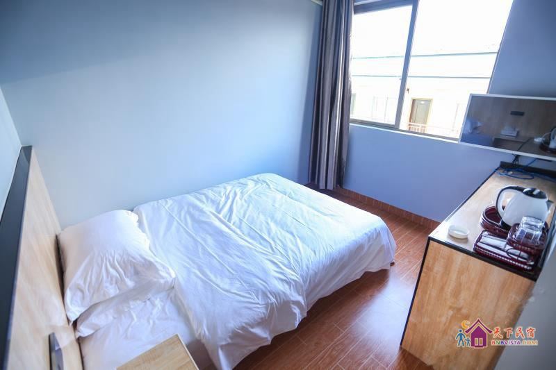 温馨园景大床房