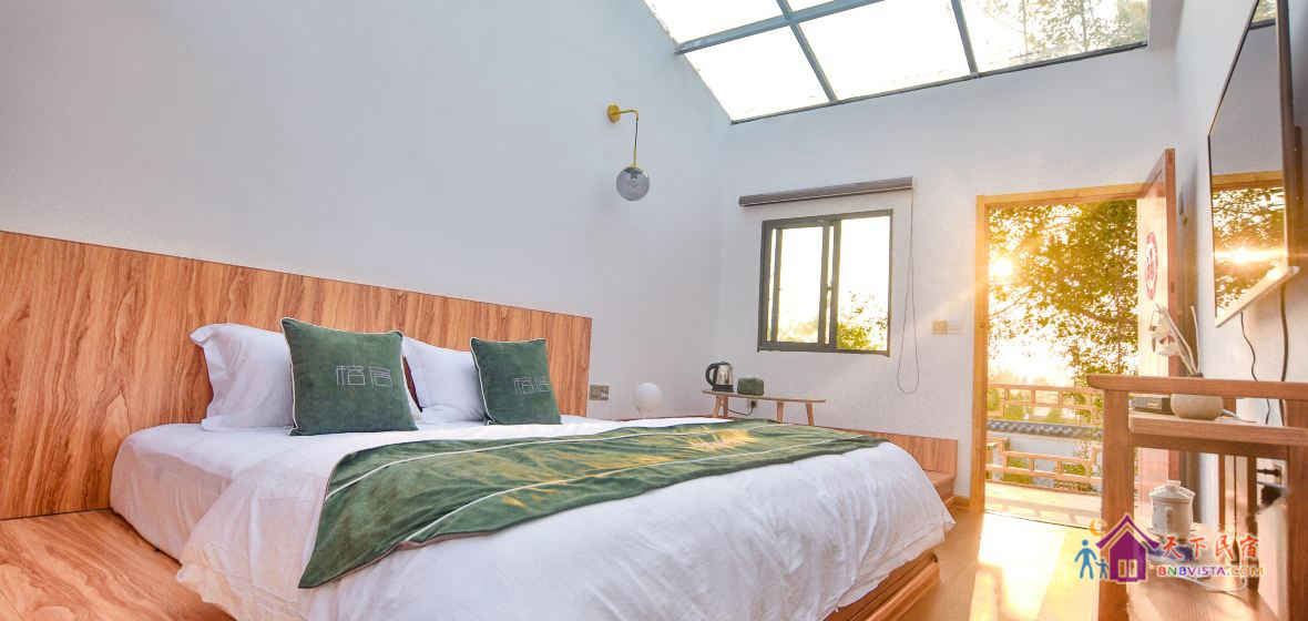 榕树上B全景星空海景房