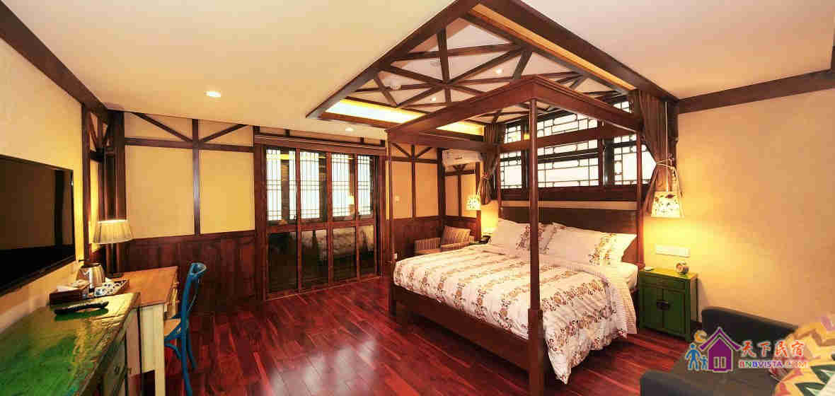 镖局阳台大床房A