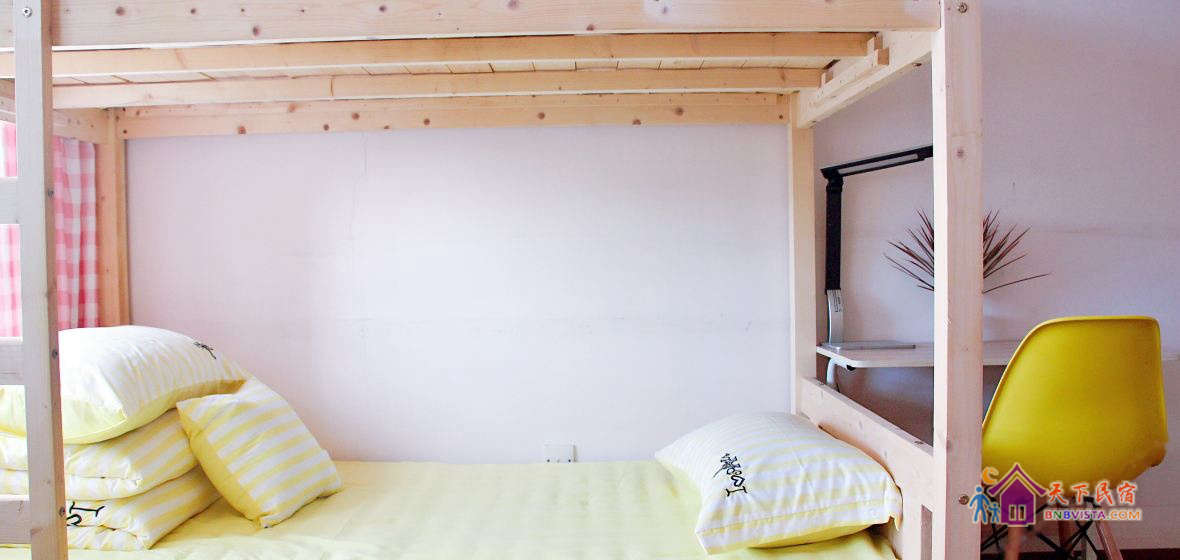 女生床位房