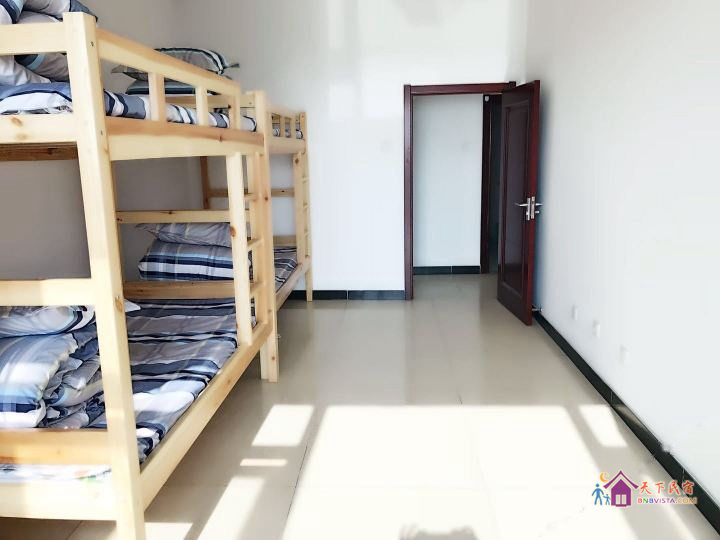 男生四人间(床位)