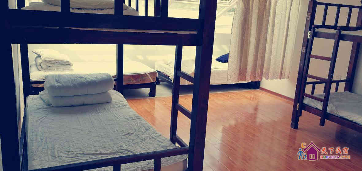 豪华男生六人间