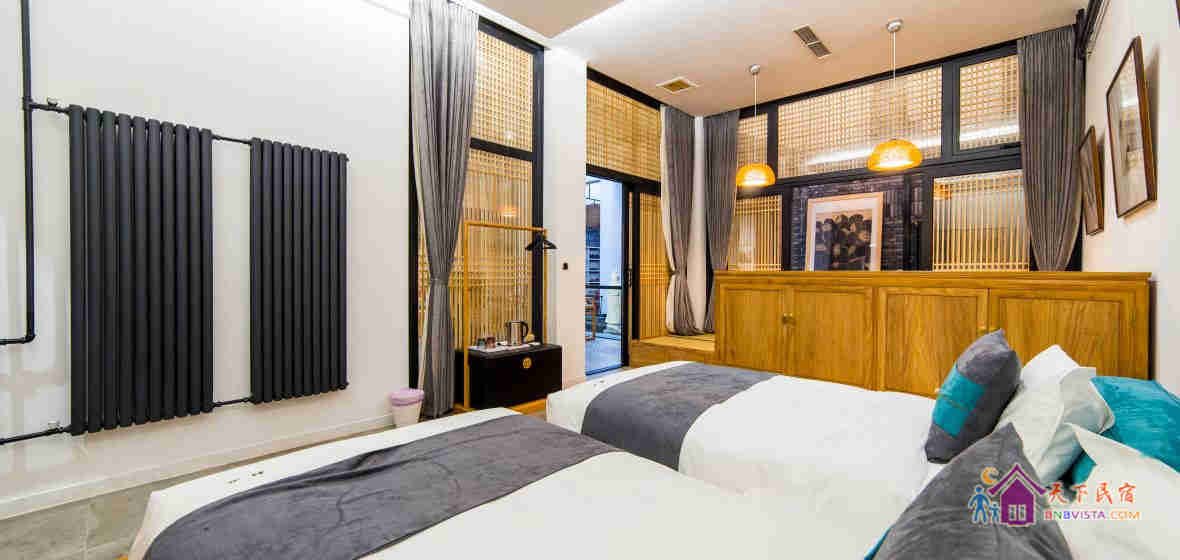 满庭芳榻榻米双床房