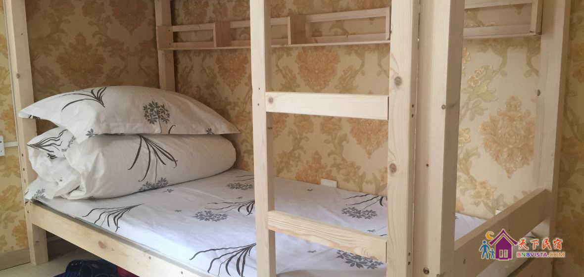 上下铺床位房