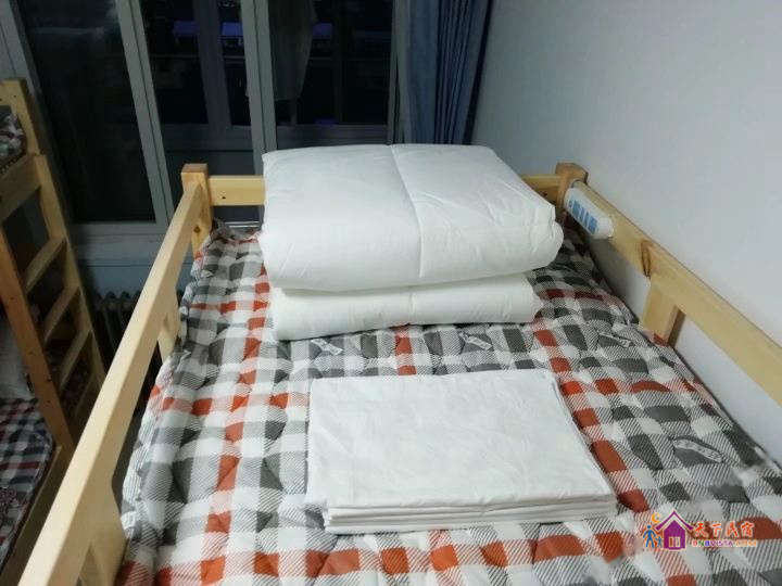 安静舒适六人间(床位房)(公共卫浴)