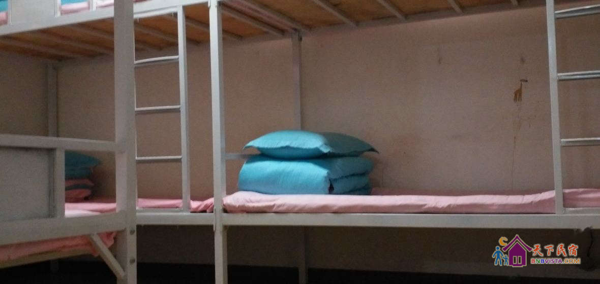 男生普通六人间(床位)(公共卫浴)