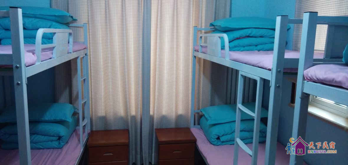 女生精标六人间(床位)(公共卫浴)