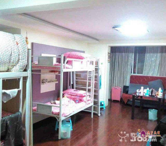 女生普通10人间(床位)(公共卫浴)