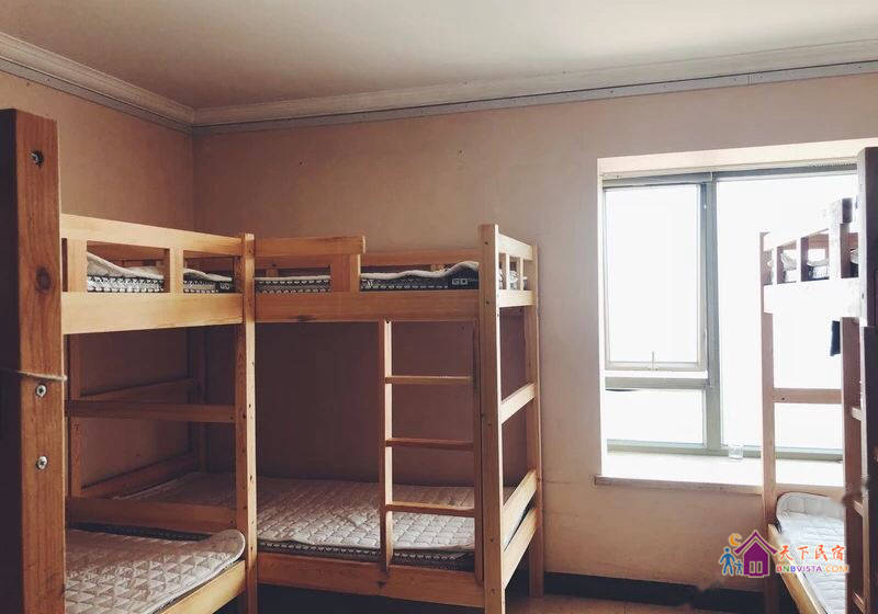 型男8人房(床位)(公共卫浴)