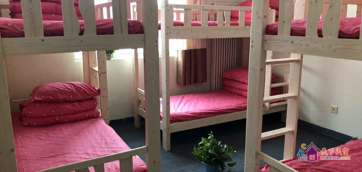 温馨六人间(床位)(公共卫浴)