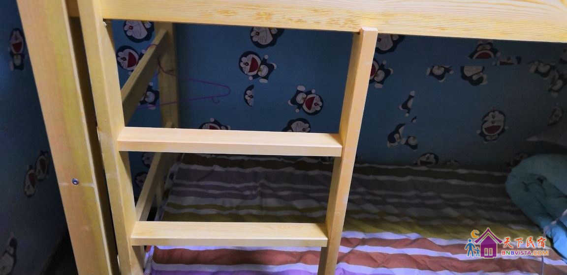 女生八人间(床位)(公共卫浴)