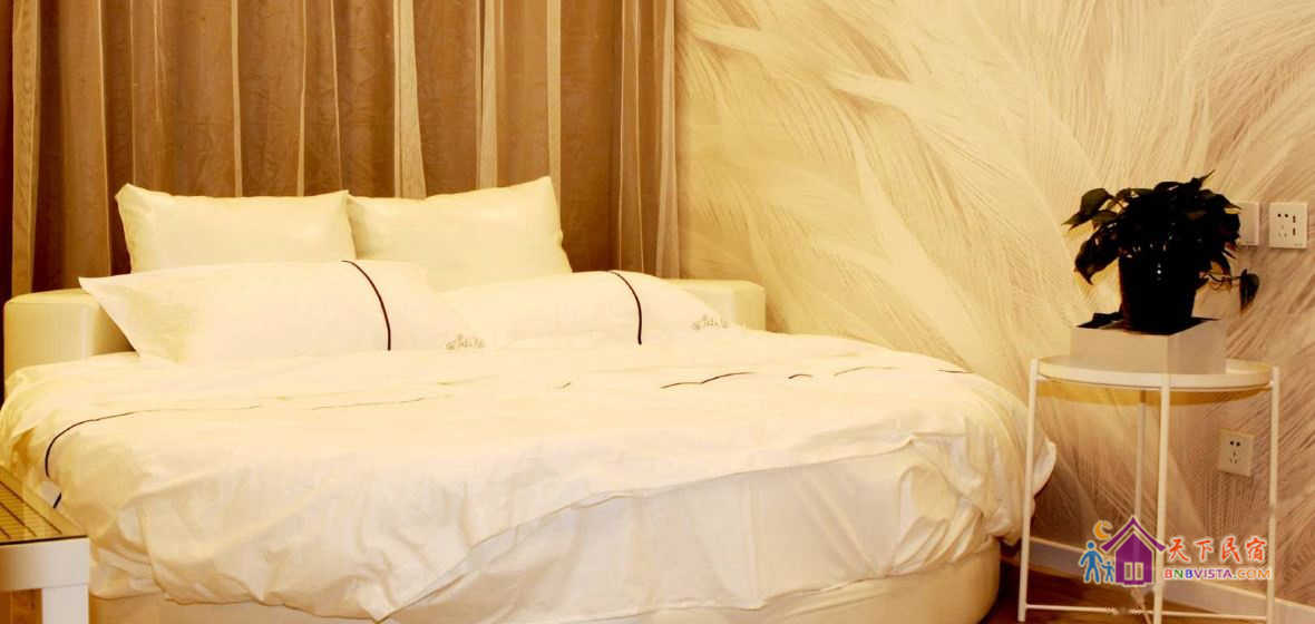 园景豪华圆床房