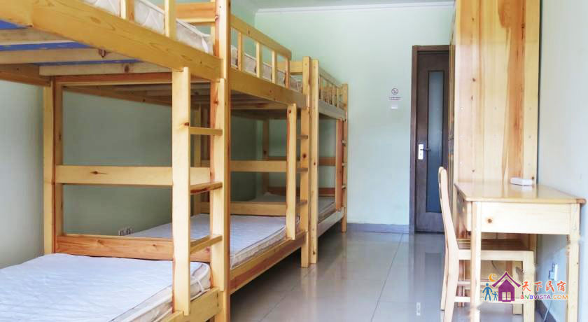 六人女生床位房