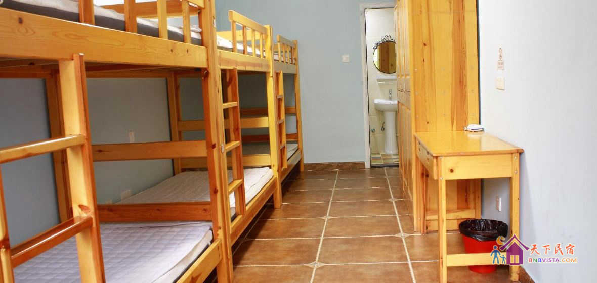 男生六人间含卫浴床位