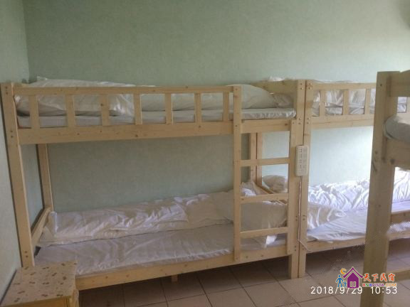 四人间(床位)(公共卫浴)