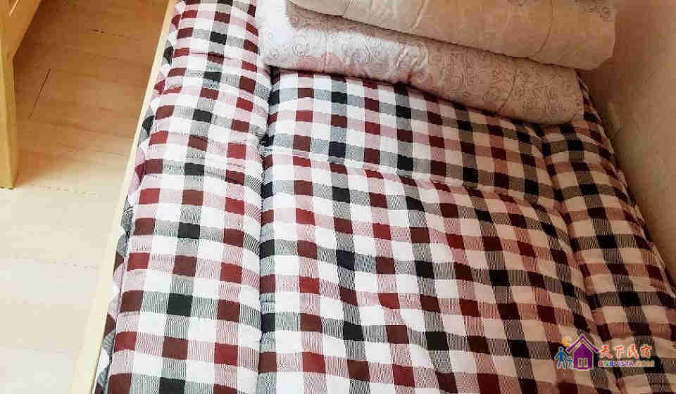 四人间(床位)(公共卫浴)