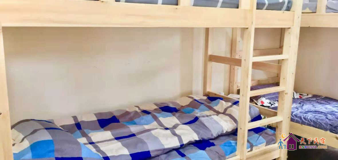 男神六人间(床位)(公共卫浴)